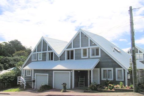 Photo of property in 4 Salisbury Terrace, Mount Cook, Wellington, 6021