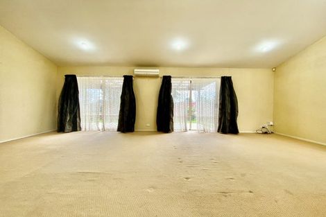 Photo of property in 6 Magic Way, Randwick Park, Auckland, 2105