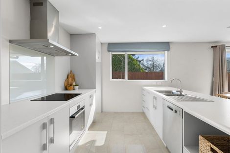 Photo of property in 14a Earnslaw Crescent, Bryndwr, Christchurch, 8053