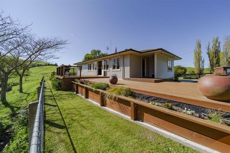 Photo of property in 744 Taihape Road, Pukehamoamoa, Hastings, 4179