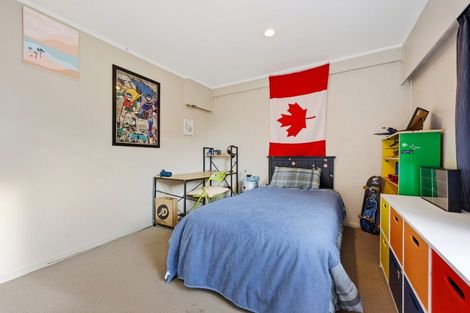 Photo of property in 19 Takutai Avenue, Bucklands Beach, Auckland, 2012