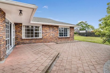 Photo of property in 16 Rosebank Avenue, Kelvin Grove, Palmerston North, 4414