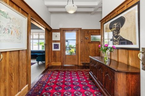 Photo of property in 60 Milton Road, Bluff Hill, Napier, 4110