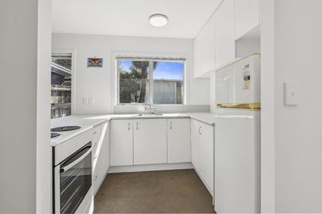 Photo of property in 2/12 Pamela Place, New Lynn, Auckland, 0600