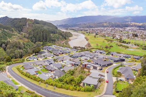 Photo of property in 64 Riverstone Drive, Riverstone Terraces, Upper Hutt, 5018