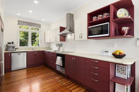 Photo of property in 10 Donald Crescent, Karori, Wellington, 6012