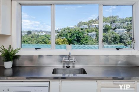 Photo of property in 10 Black Rock Road, Newlands, Wellington, 6037