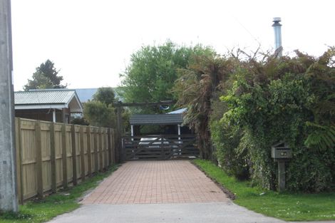 Photo of property in 9b Farnworth Avenue, Holdens Bay, Rotorua, 3010