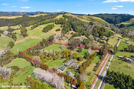 Photo of property in 202 Muriwai Valley Road, Muriwai, Waimauku, 0881