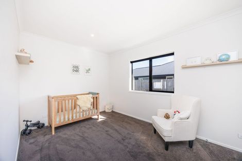 Photo of property in 29 Sardinia Grove, Fitzherbert, Palmerston North, 4410
