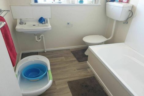 Photo of property in 3-5 Carbine Road, Mount Wellington, Auckland, 1060