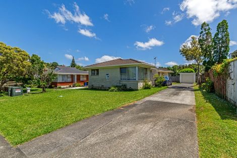 Photo of property in 2/16 Mannering Place, Hillcrest, Auckland, 0627