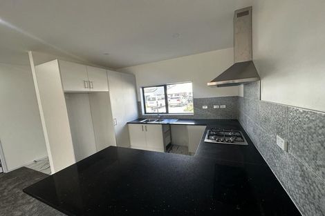 Photo of property in 6 Nagra Lane, Papakura, 2110
