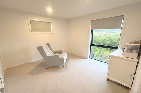Photo of property in 42 Koreke Close, Kenepuru, Porirua, 5022