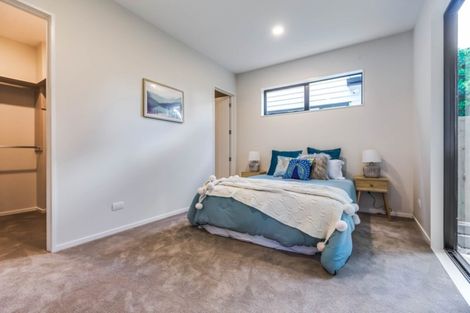 Photo of property in 1 Ti Kouka Place, Te Atatu Peninsula, Auckland, 0610