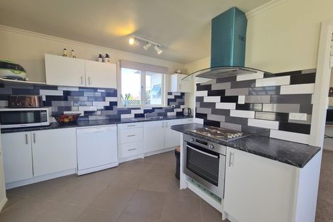 Photo of property in 36 Seabury Avenue, Foxton Beach, Foxton, 4815