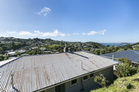 Photo of property in 106 Ruskin Road, Newlands, Wellington, 6037