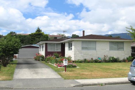 Photo of property in 18 Shanly Street, Brown Owl, Upper Hutt, 5018