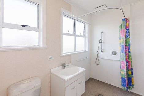 Photo of property in 4 Glasgow Street, Takaro, Palmerston North, 4412