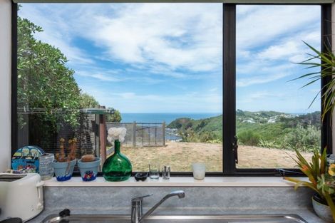 Photo of property in 2b Paratu Way, Strathmore Park, Wellington, 6022