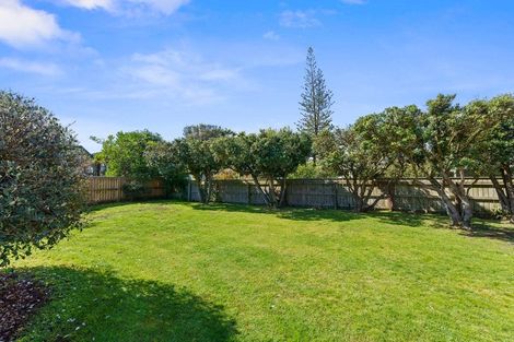 Photo of property in 70 William Street, Waikanae Beach, Waikanae, 5036