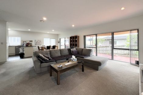 Photo of property in 22 Mulroy Place, Pinehill, Auckland, 0632