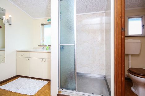 Photo of property in 1 Crystal Avenue, Glendene, Auckland, 0602