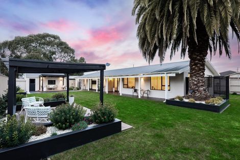 Photo of property in 18a Colligan Street, Upper Riccarton, Christchurch, 8041