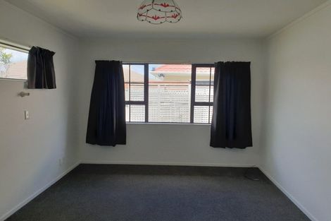 Photo of property in 2/96 Cambridge Terrace, Waterloo, Lower Hutt, 5011