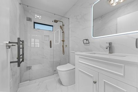 Photo of property in 8d Gardiner Grove, Mangere East, Auckland, 2024