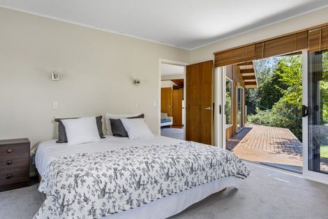 Photo of property in 22 Reeves Road, Acacia Bay, Taupo, 3330