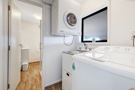 Photo of property in 33 Everard Avenue, Army Bay, Whangaparaoa, 0930