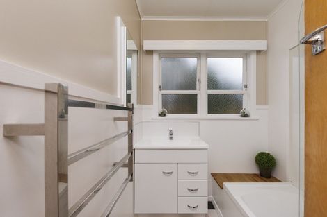 Photo of property in 1b Wood Street, Takaro, Palmerston North, 4410