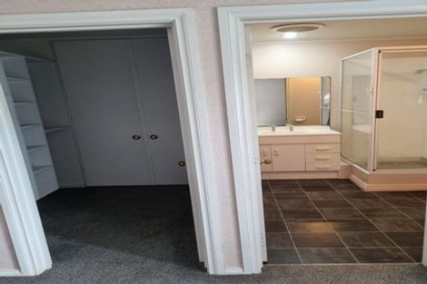 Photo of property in 4 Kowhatu Road, One Tree Hill, Auckland, 1061