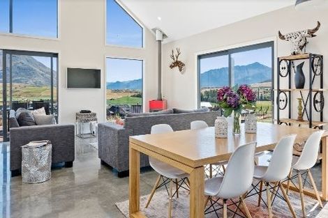 Photo of property in 35 Ruapehu Street, Paraparaumu, 5032