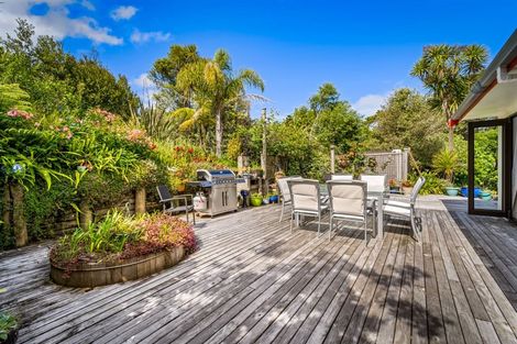 Photo of property in 12 Hobbs Road, Matakatia, Whangaparaoa, 0930