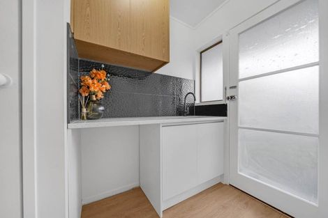 Photo of property in 2/4173a Great North Road, Glen Eden, Auckland, 0602