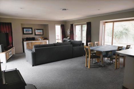 Photo of property in 4 Zuppicich Lane, Woodend, 7610