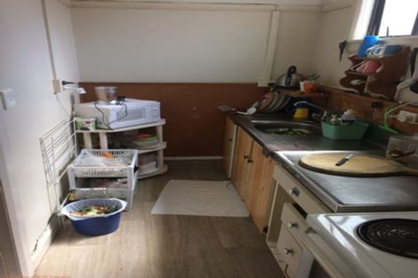 Photo of property in Devonport Apartments, 18/127 Saint Aubyn Street, New Plymouth, 4310