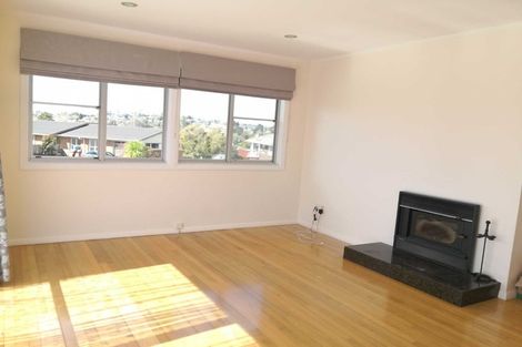 Photo of property in 13 Borrowdace Avenue, Botany Downs, Auckland, 2010