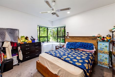 Photo of property in 2/20 Barbados Drive, Unsworth Heights, Auckland, 0632