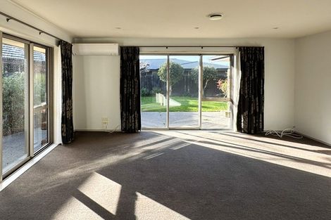 Photo of property in 21 Dunsford Close, Halswell, Christchurch, 8025