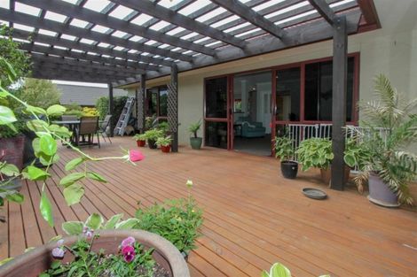 Photo of property in 17 Frame Place, Owhata, Rotorua, 3010