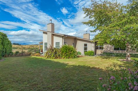 Photo of property in 38 Oram Drive, Turitea, Palmerston North, 4472