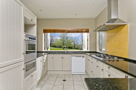 Photo of property in 246 State Highway 16, Kumeu, 0892