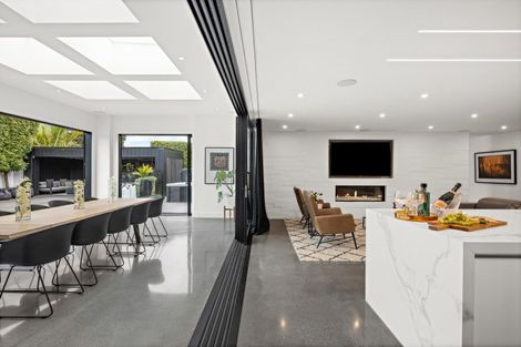 Photo of property in 7 Wrybill Way, Point Wells, 0986