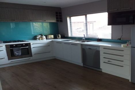 Photo of property in 11 Longview Rise, Massey, Auckland, 0614