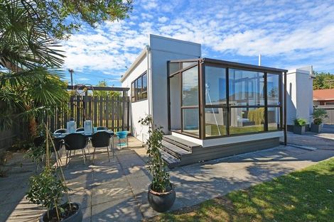 Photo of property in 5 Henry Street, Ebdentown, Upper Hutt, 5018