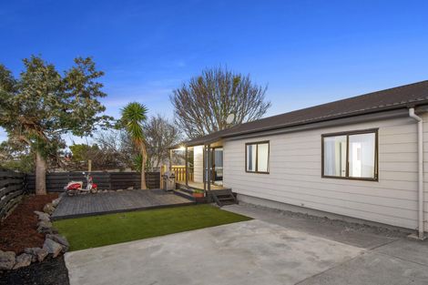 Photo of property in 2/72 Hyperion Drive, Randwick Park, Auckland, 2105