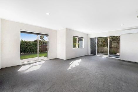 Photo of property in 2/17 Daria Place, Northpark, Auckland, 2013
